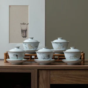 Hand painted vintage cat porcelain gaiwan 5.4oz overall view