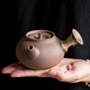 6oz handmade Japanese side handle coarse clay teapot main view