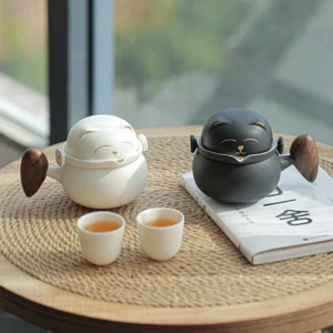 Full assembled lucky cat portable travel chawan tea set with wooden handle