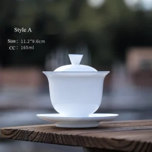 Vintage white porcelain gaiwan style A 5.6oz with blue rim detail